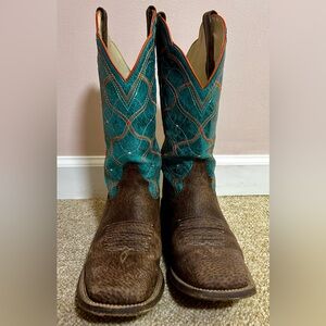 Women’s Ariat boots